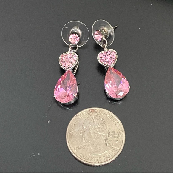 Unsigned Silver-tone Pink Crystal Glass Teardrop 8mm Dangling Drop Earrings 8g. - Picture 3 of 15
